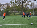 Training S.K.N.W.K. JO19-1 van donderdag 25 april 2024 (104/120)